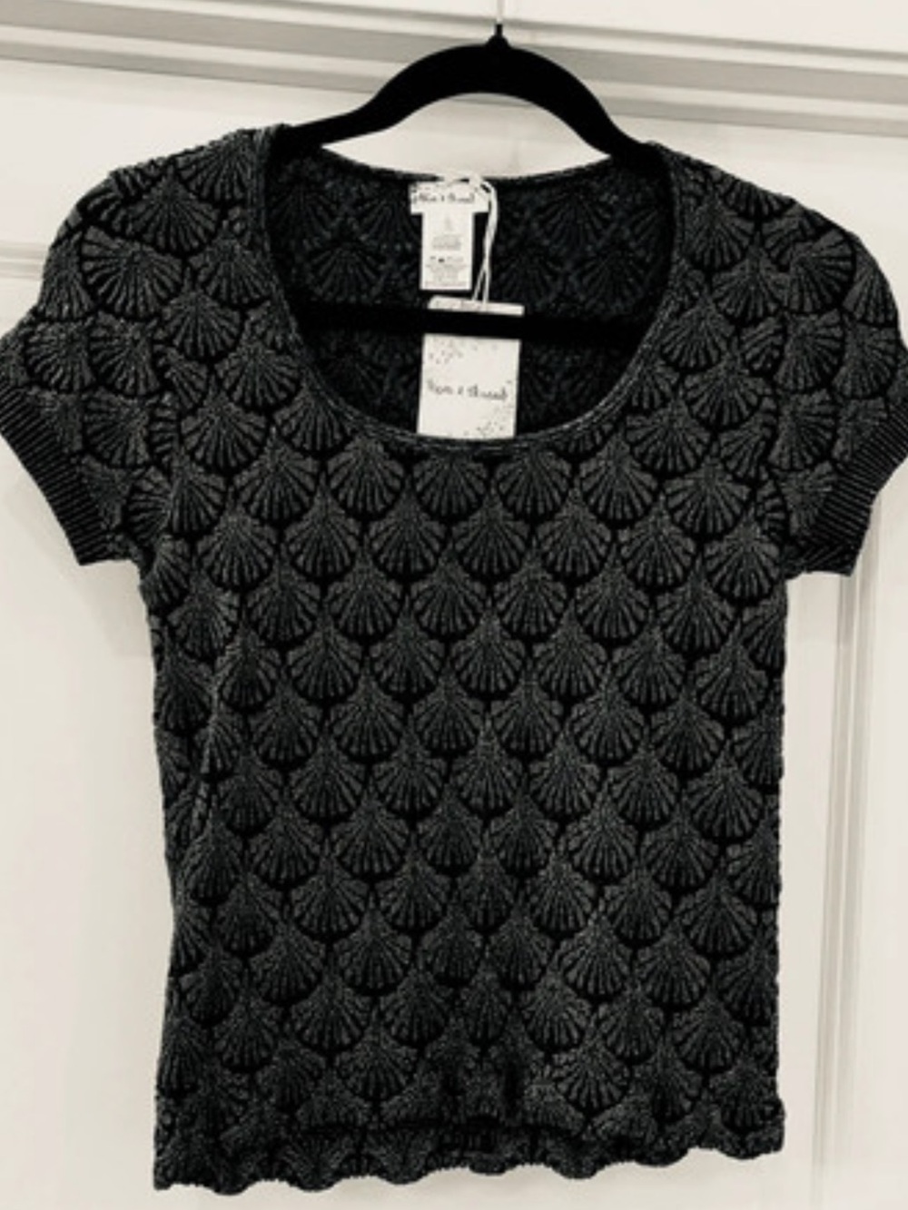Hem & Thread Short Sleeve Top Size Large Faded Black Gray Scoop Neck New